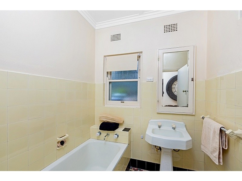 11 Masons Parade, Point Frederick NSW 2250