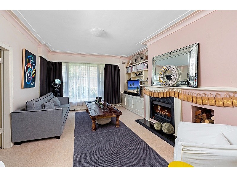 11 Masons Parade, Point Frederick NSW 2250