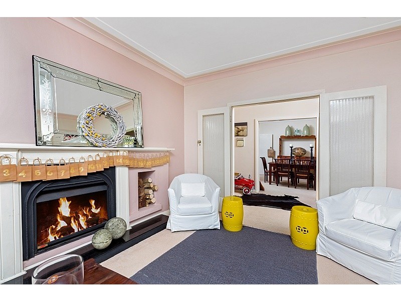 11 Masons Parade, Point Frederick NSW 2250