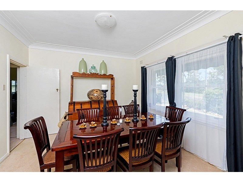 11 Masons Parade, Point Frederick NSW 2250
