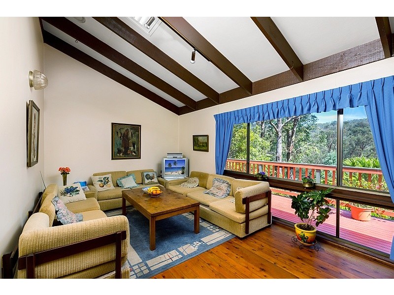 13 Plateau Road, North Gosford NSW 2250