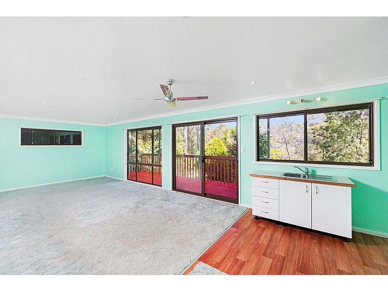 13 Plateau Road, North Gosford NSW 2250