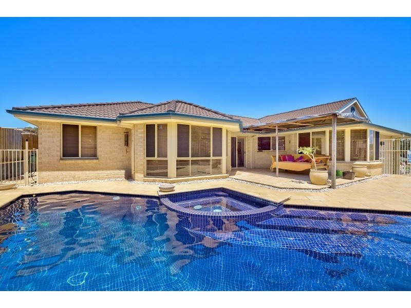 10 Norman Hunter Close, Kincumber NSW 2251