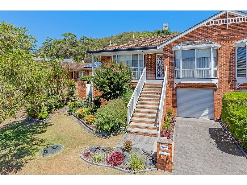 2/4 Willowin Close, Green Point NSW 2251