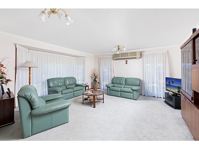 2/4 Willowin Close, Green Point NSW 2251