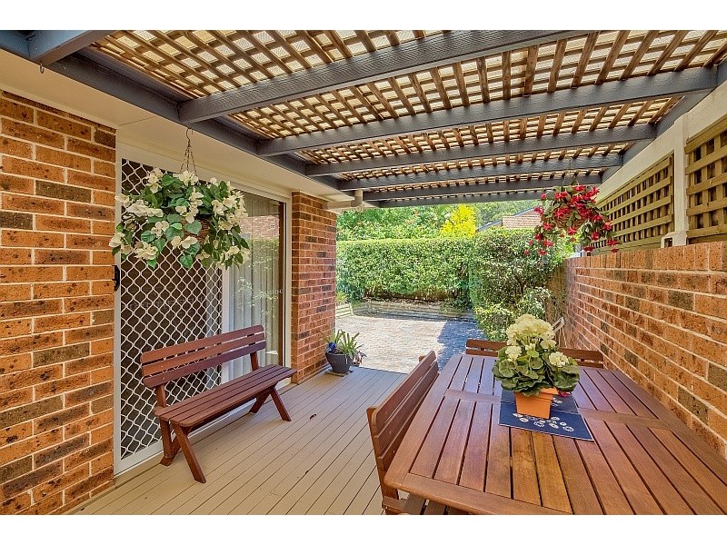 2/4 Willowin Close, Green Point NSW 2251