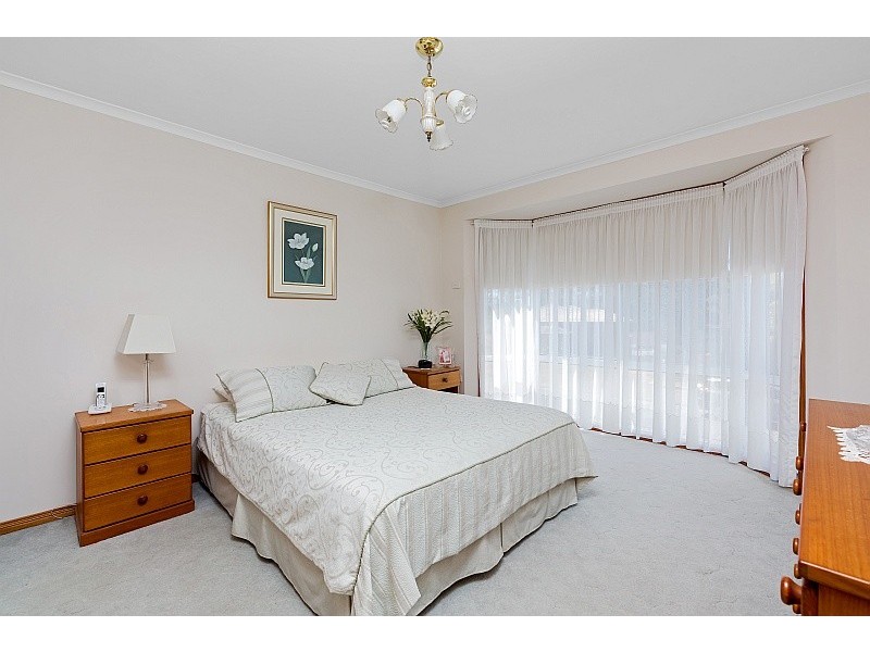 2/4 Willowin Close, Green Point NSW 2251