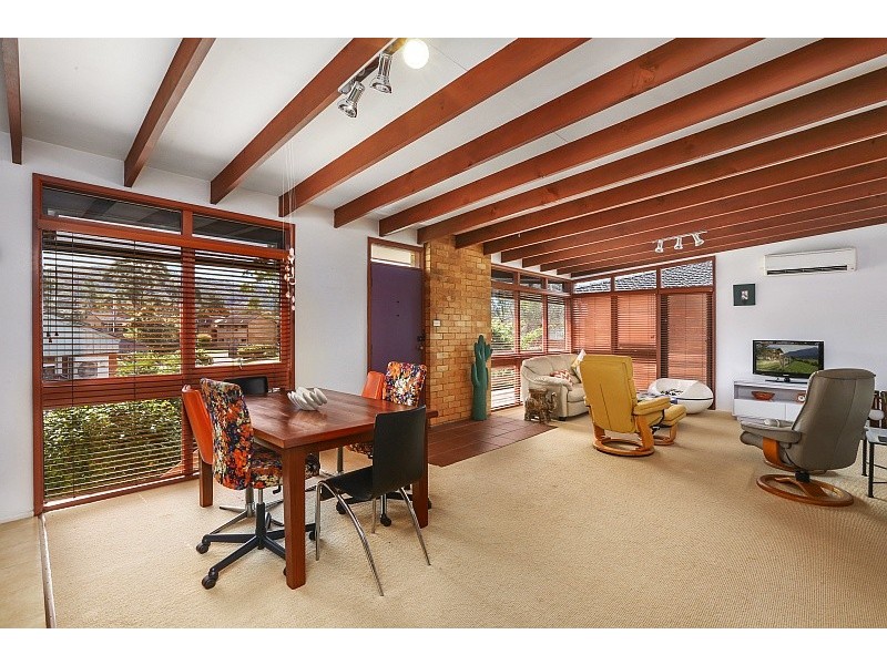 13 Enid Crescent, East Gosford NSW 2250