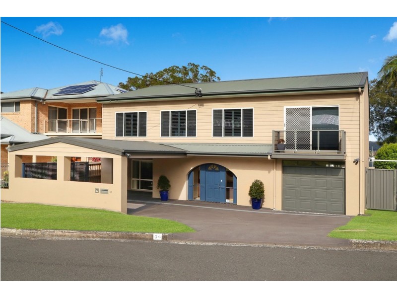 54 Asca Drive, Green Point NSW 2251