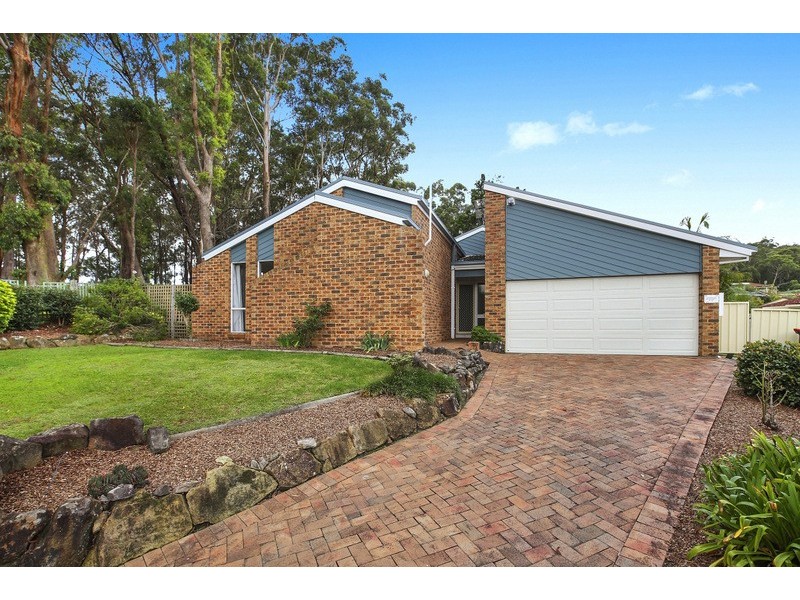 8 Fox Glove Close, Green Point NSW 2251