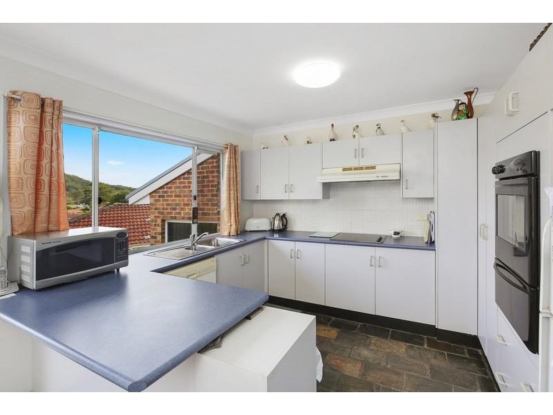 8 Fox Glove Close, Green Point NSW 2251