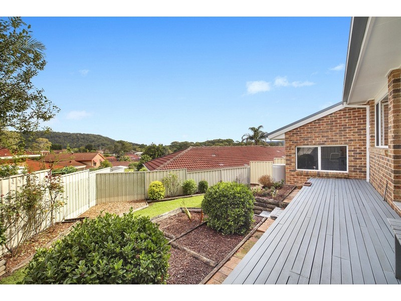 8 Fox Glove Close, Green Point NSW 2251