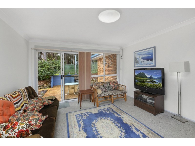 8 Fox Glove Close, Green Point NSW 2251