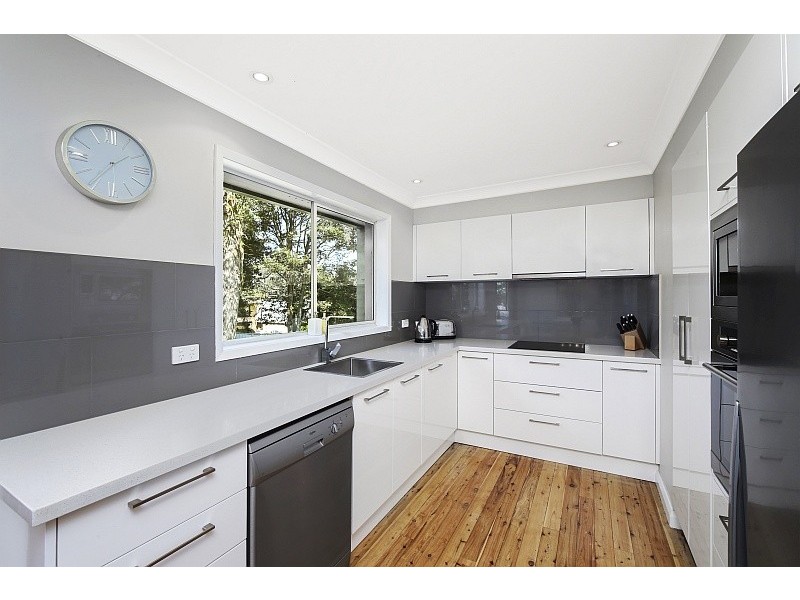 17 Sullens Avenue, East Gosford NSW 2250