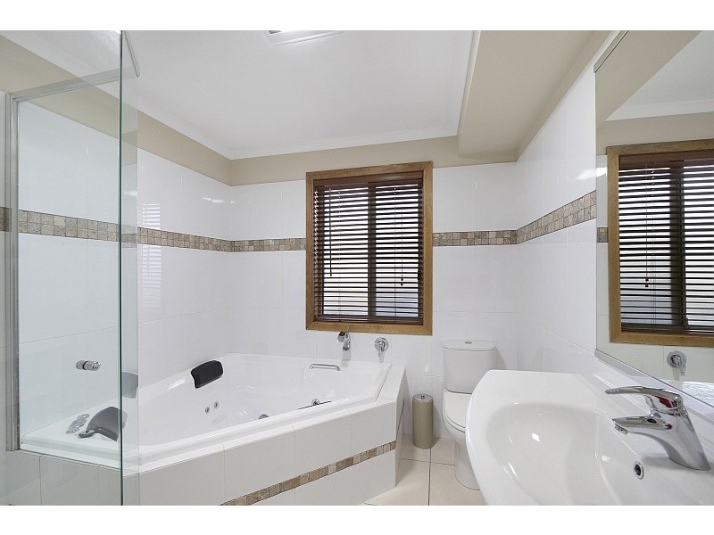 5 McNee Close, Lisarow NSW 2250