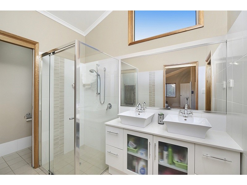 5 McNee Close, Lisarow NSW 2250