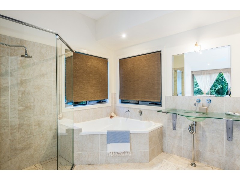 61 Surf Rider Avenue, North Avoca NSW 2260