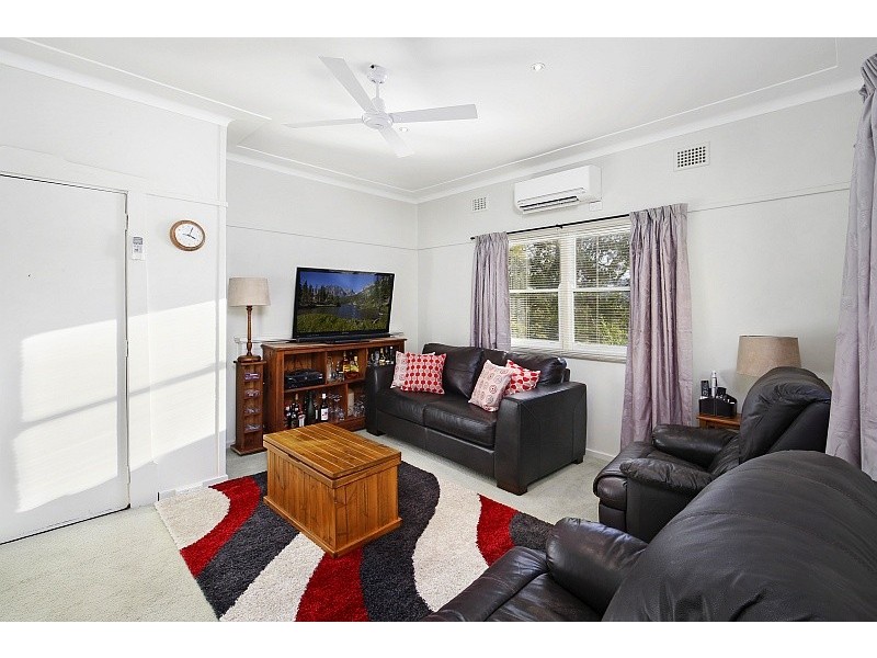 21 Hely Street, West Gosford NSW 2250