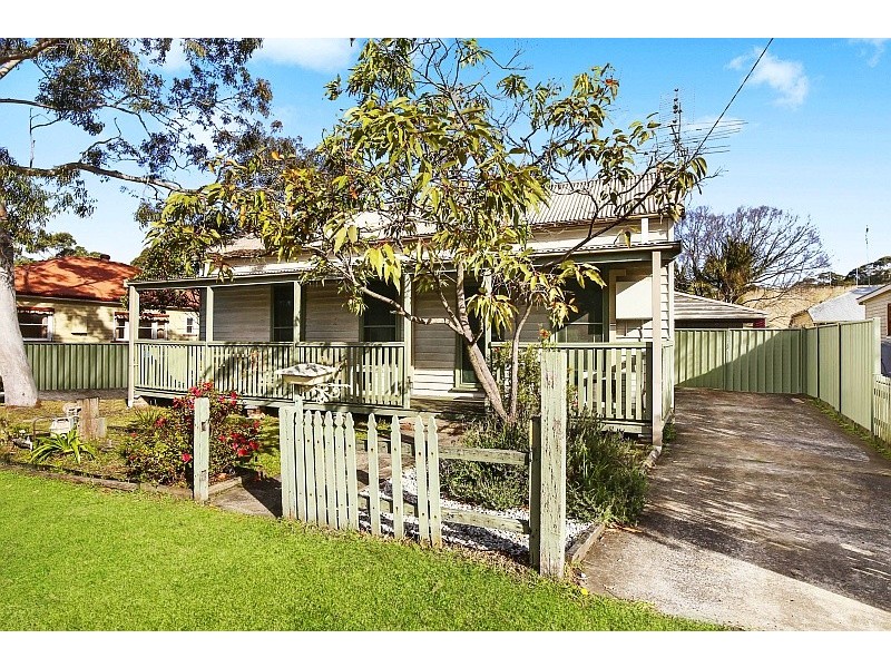 8 Yates Road, Ourimbah NSW 2258
