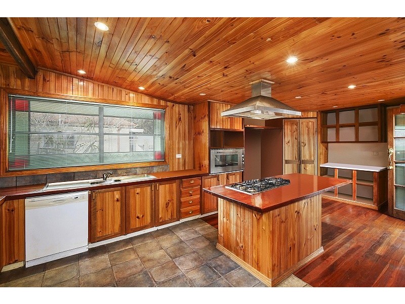 8 Yates Road, Ourimbah NSW 2258