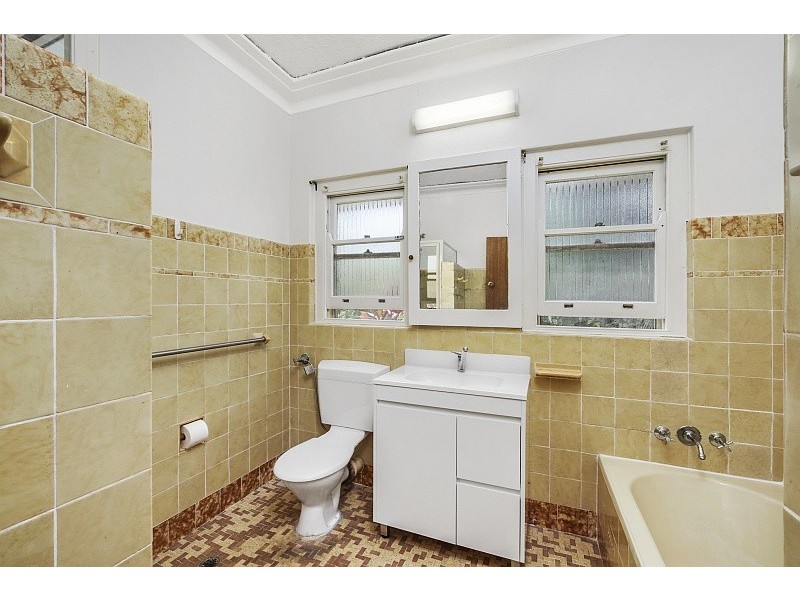 2 Kibble Street, Gosford NSW 2250