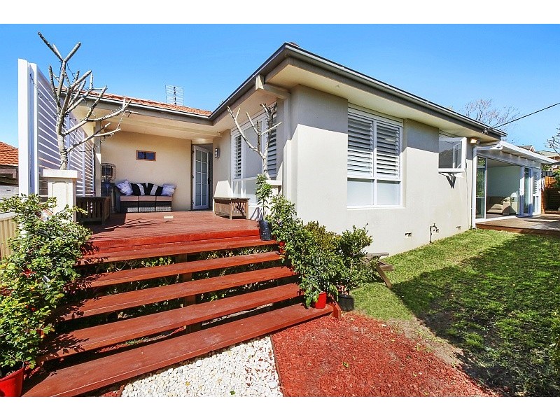 2a Auburn Street, Point Frederick NSW 2250