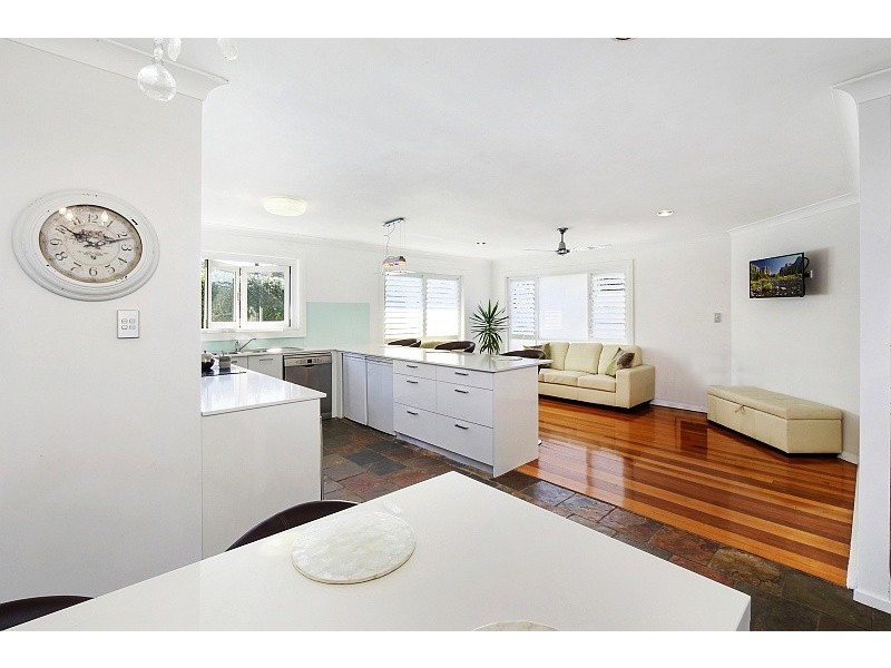 2a Auburn Street, Point Frederick NSW 2250