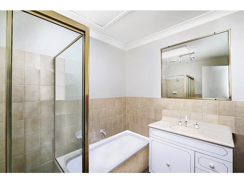 4/162 Albany Street, Point Frederick NSW 2250