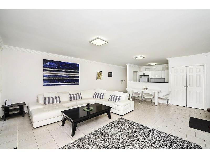 4/187-189 Albany Street, Point Frederick NSW 2250