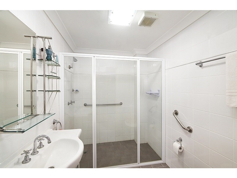 4/187-189 Albany Street, Point Frederick NSW 2250