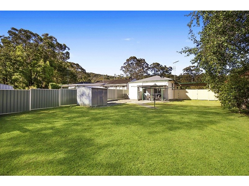 3 Lionel Parade, Springfield NSW 2250