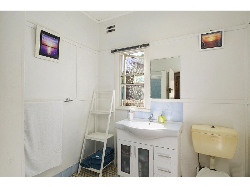 3 Lionel Parade, Springfield NSW 2250