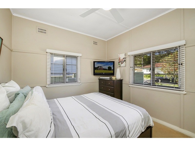 3 Lionel Parade, Springfield NSW 2250