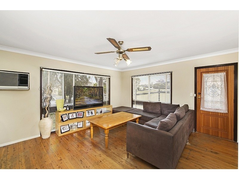 50 Mackenzie Avenue, Woy Woy NSW 2256
