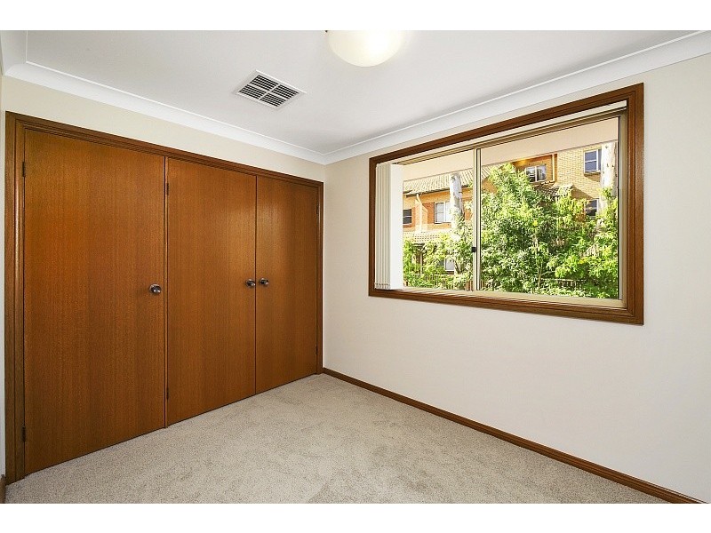 2/156 Albany Street, Point Frederick NSW 2250