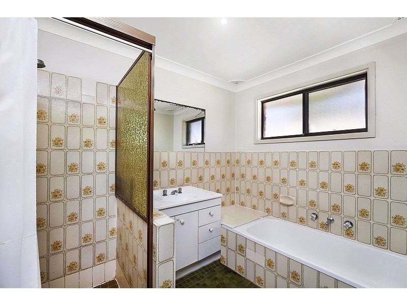 1 and 2/206 Avoca Drive, Green Point NSW 2251