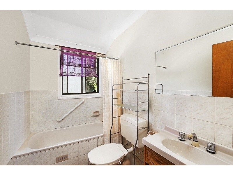 1 and 2/206 Avoca Drive, Green Point NSW 2251