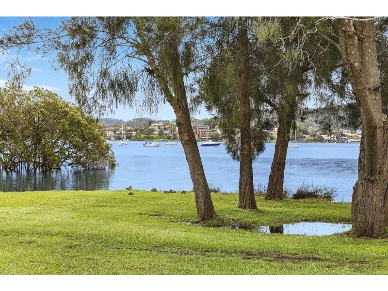 39 Bayside Drive, Green Point NSW 2251