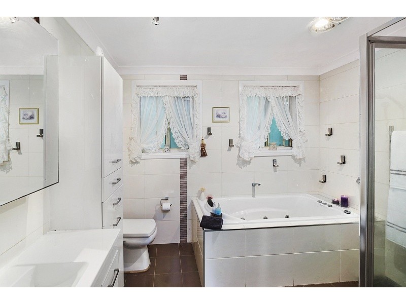 2A Alecia Close, Green Point NSW 2251