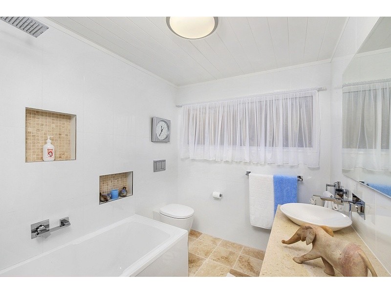 9 Margaret Rose Drive, East Gosford NSW 2250