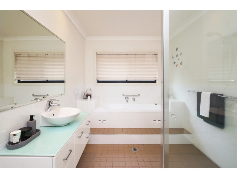 5 Asca Drive, Green Point NSW 2251