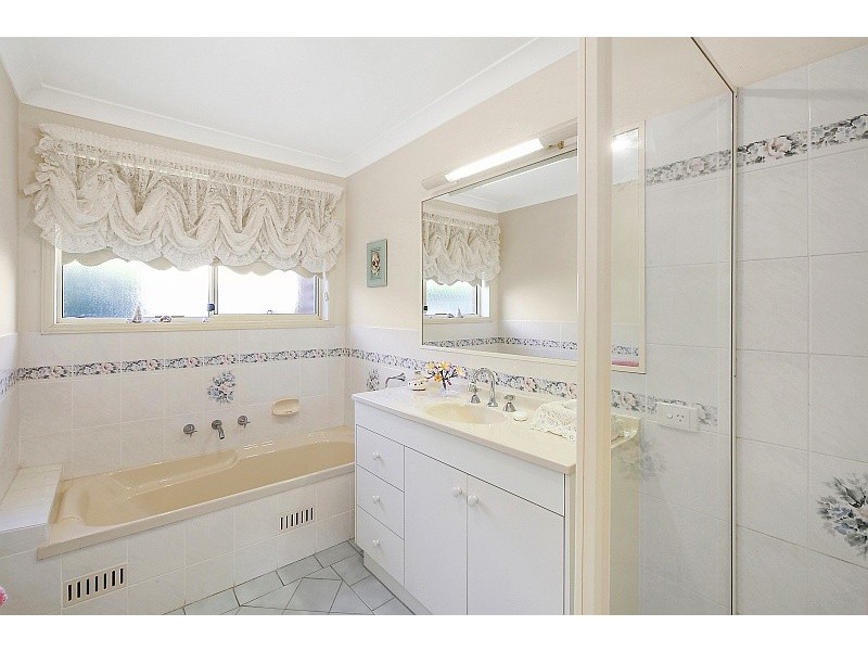 79 Thames Drive, Erina NSW 2250