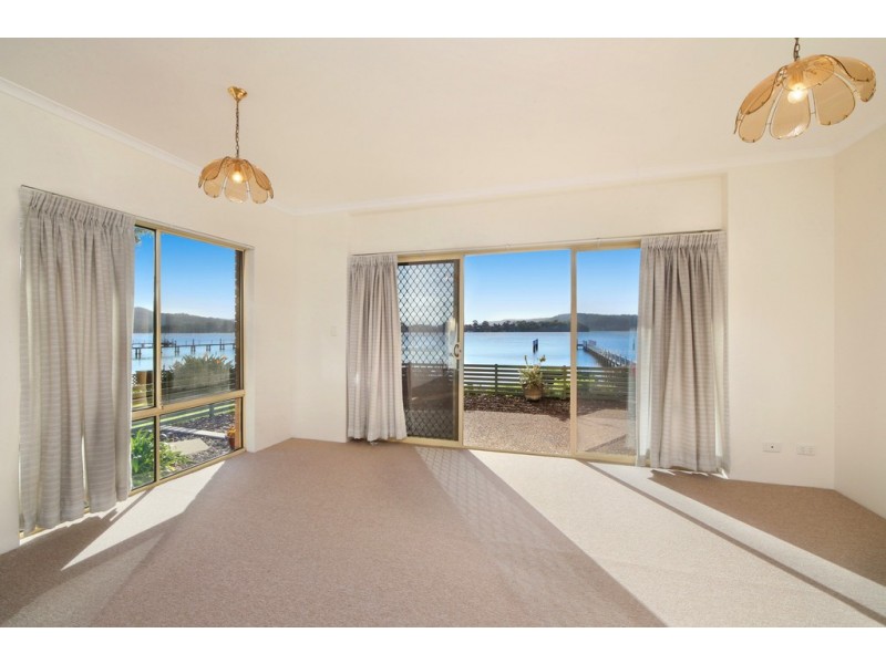 2/9-13 Kurrawa Avenue, Point Clare NSW 2250