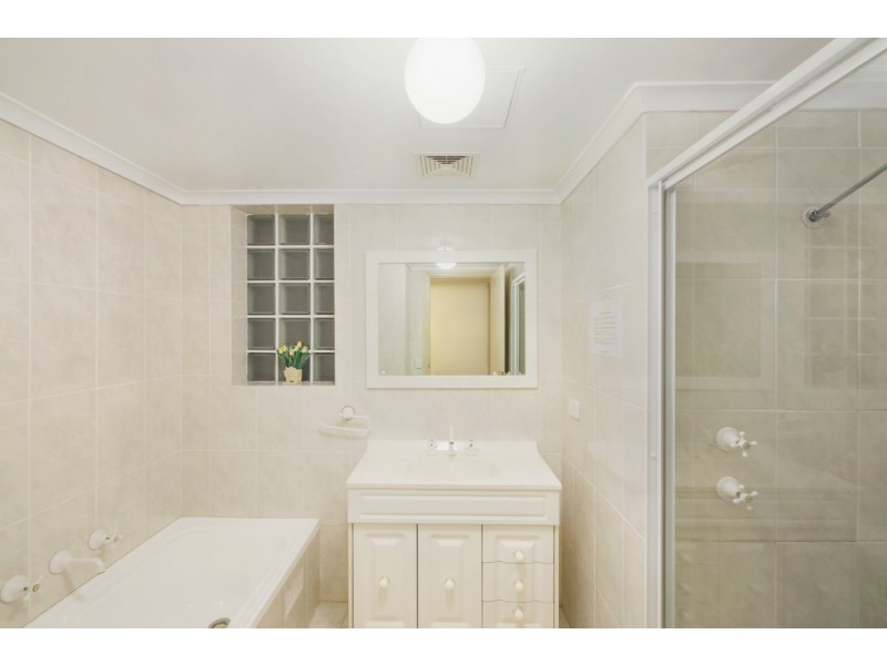 2/9-13 Kurrawa Avenue, Point Clare NSW 2250