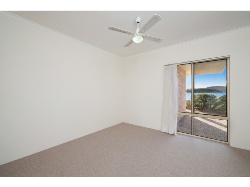 2/9-13 Kurrawa Avenue, Point Clare NSW 2250