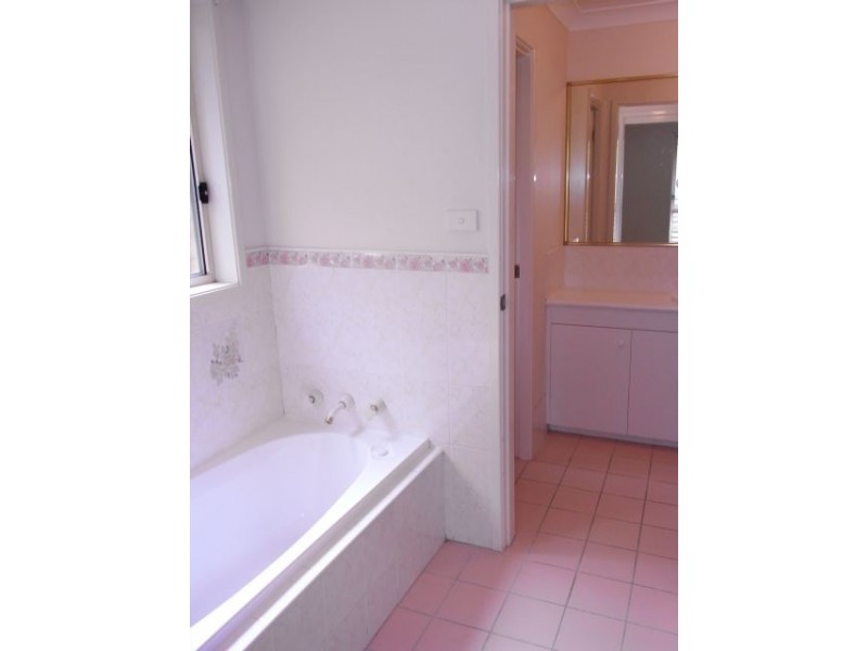 10 Kimberley Avenue, Narara NSW 2250