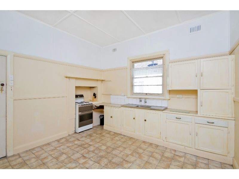 37 Hills Street, Gosford NSW 2250