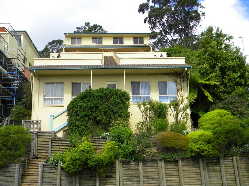 1/105 Henry Parry Drive, Gosford NSW 2250