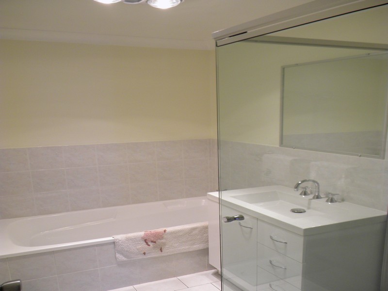 1/105 Henry Parry Drive, Gosford NSW 2250