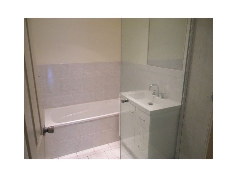 1/105 Henry Parry Drive, Gosford NSW 2250